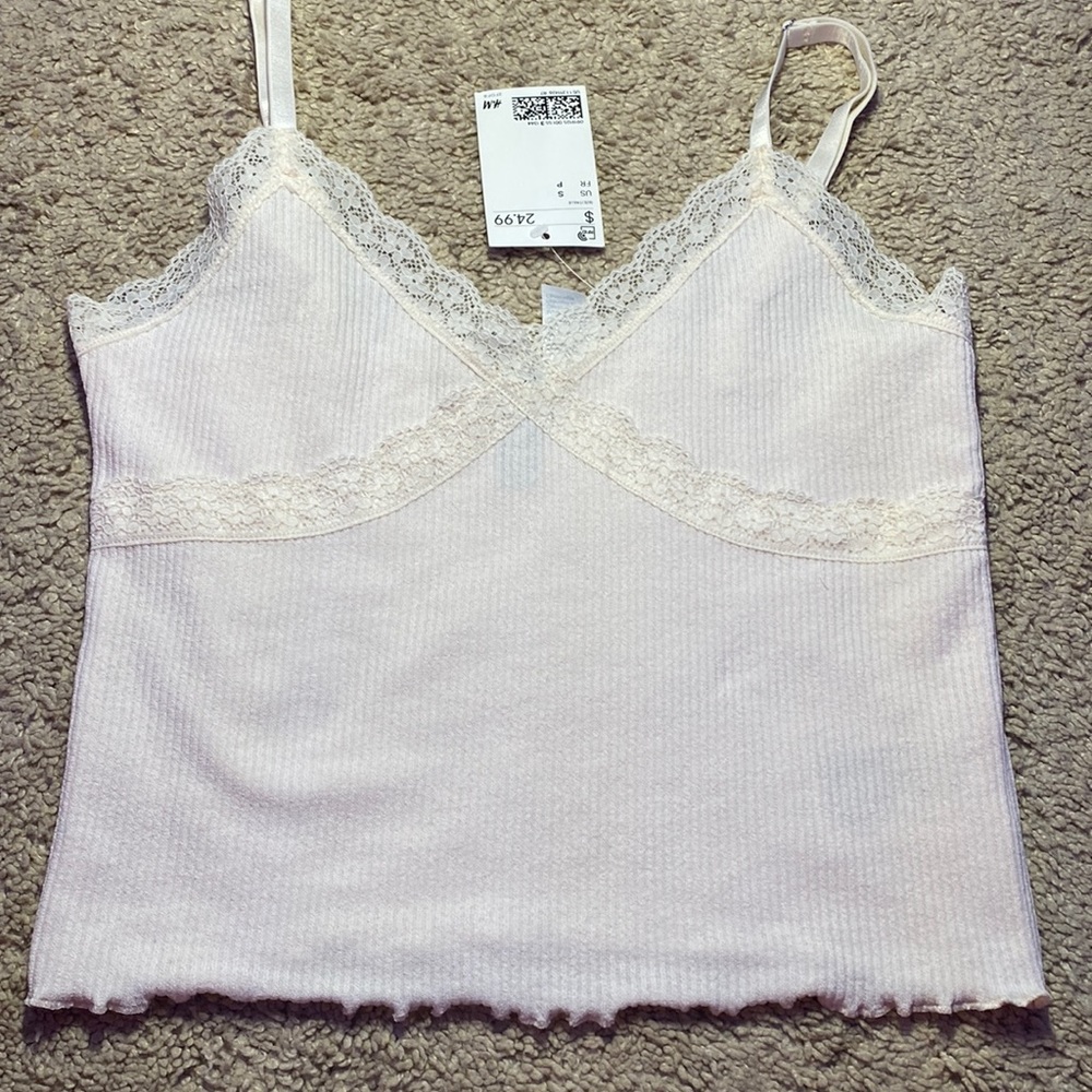 super cute cream H&M crop top Size S